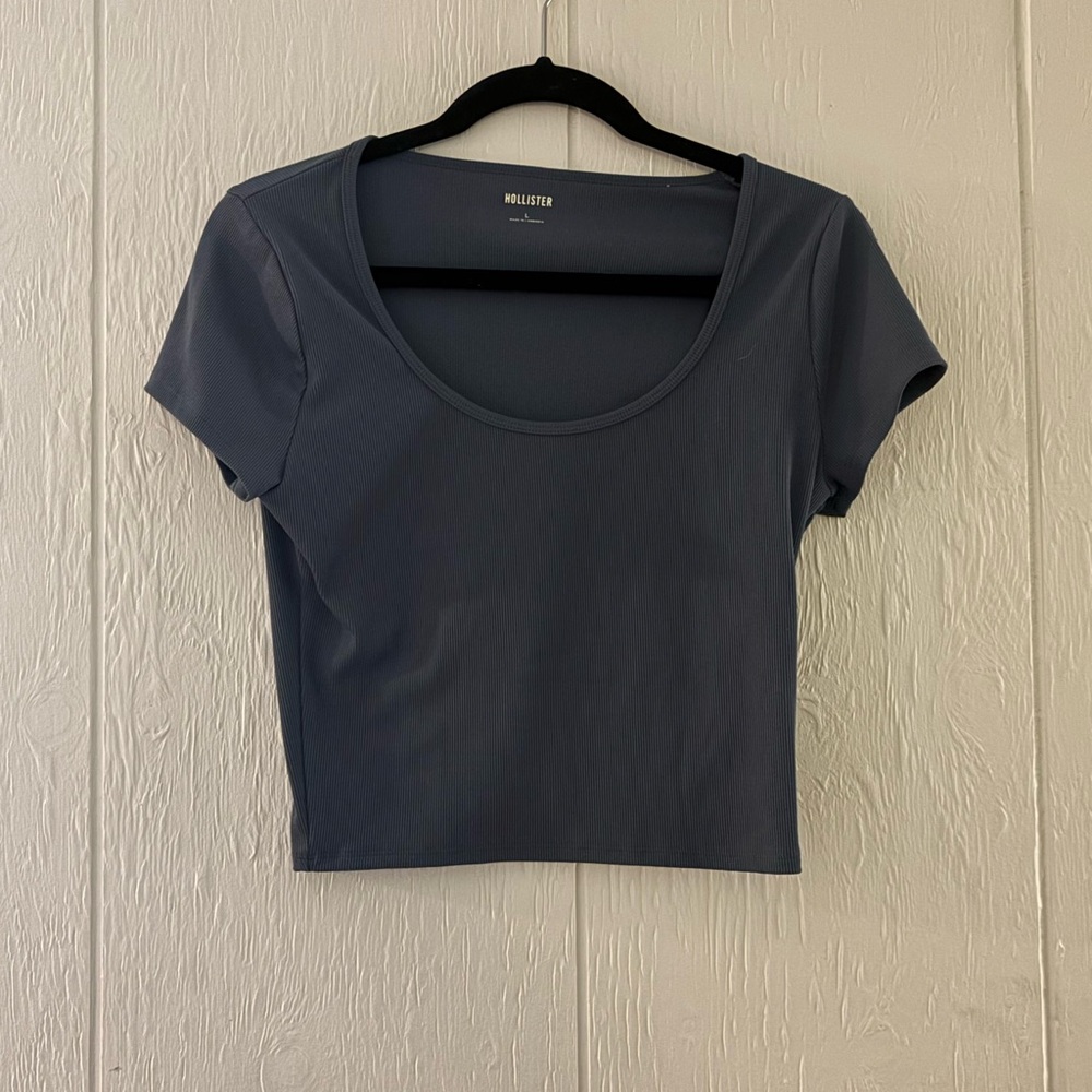 Hollister Women's Slate Short Sleeve Tee